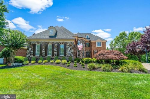 15517 Tuxedo Ln, Gainesville, VA 20155-3242