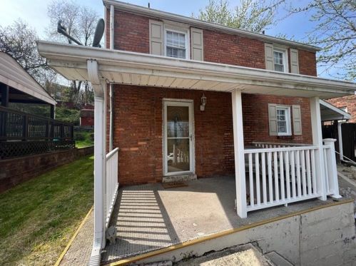 310 Gumbert St, Mckeesport, PA 15133-3406