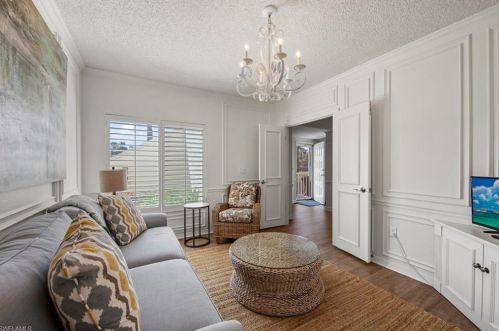 797 Willowbrook Dr, Naples, FL 34108-8540