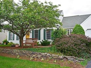 65 Maple Ave, Bareville, PA 17540-9602