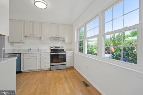2796 Middlecoff Pl, Falls Church VA  22043-3514 exterior