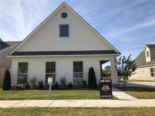 229 Powderhorn Dr, Fayetteville, AR 72704