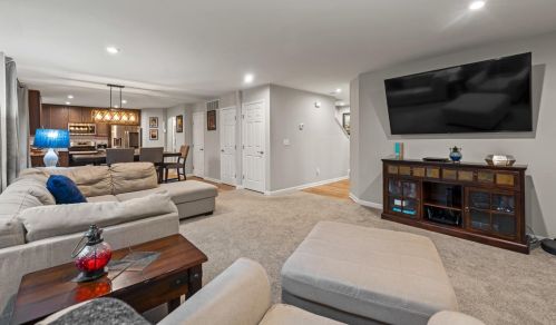693 Emerald Dr, South Lebanon, OH 45065-3003