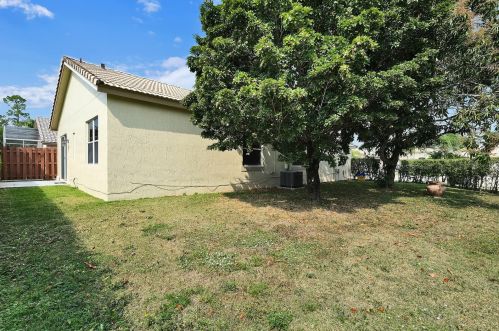621 Lake Wellington Dr, West Palm Beach, FL 33414-7969
