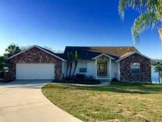 551 Gregory Ln, Umatilla, FL 32784-8352