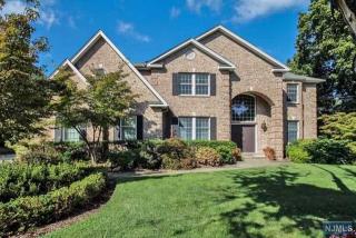 169 Alpine Dr, Closter, NJ 07624-2811