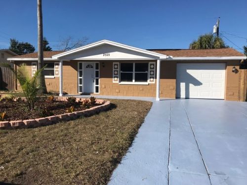 2521 Limewood Dr, Tarpon Springs, FL 34690-3826
