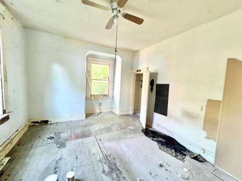 1642 Dewey Ave, Cincinnati, OH 45205-1024