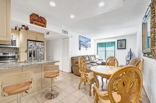 666 81st St, Hialeah, FL 33014-4166