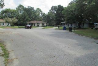 8 Raymond Ct, Portsmouth, VA 23703-3630