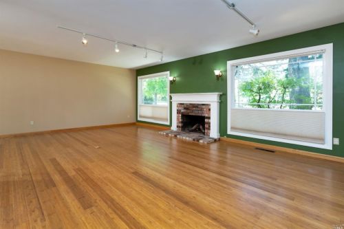 200 Rockgreen Pl, Santa Rosa, CA 95409-6031