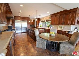 2171 Stratford Cir, Los Angeles CA  90077-1319 exterior