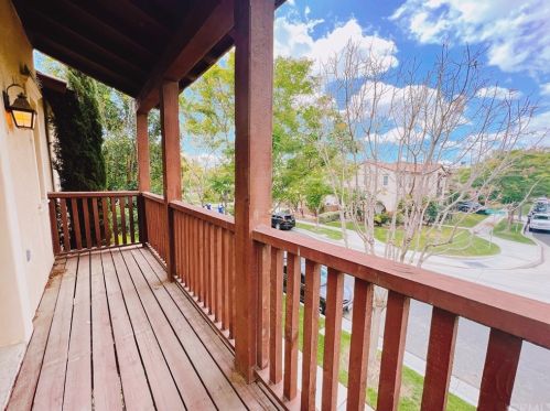 3027 Hampton Way, Ontario CA  91761-2631 exterior