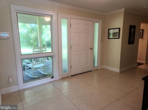 107 Quintynnes Dr, Wilmington DE  19807-1435 exterior