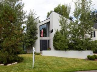 35 Dahlia St, Denver, CO 80220-6308