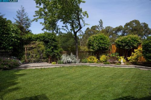 2176 Forsythia Dr, Pacheco, CA 94553-6714