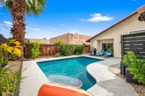 51733 Avenida Carranza, La Quinta, CA 92253-3155
