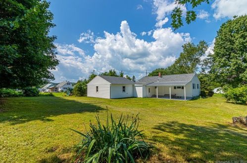 23 Mcintosh Ave, Uncasville CT  06382-2227 exterior