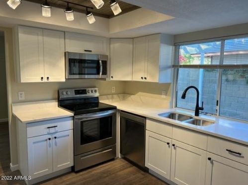 14246 41st Ave, Phoenix AZ 85009-1255 exterior