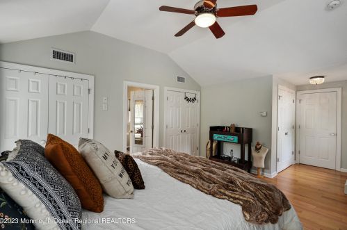 17 Grant Pl, Tinton Falls NJ  07701-2117 exterior