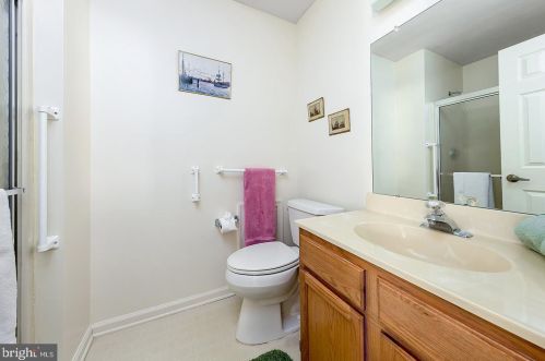 716 Cascade Dr, Mount Laurel NJ  08054-4956 exterior