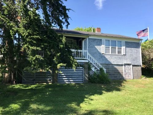 12 Houston Ave, South Kingstown, RI 02882-6006