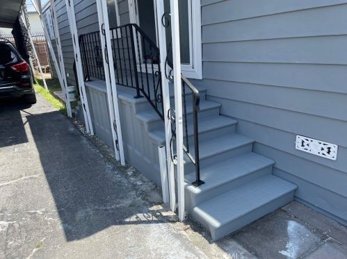 907 Paradise Ln, Long Beach CA  90805-2325 exterior