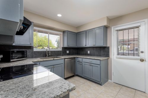 2209 Everett Dr, Phoenix AZ  85022-4109 exterior