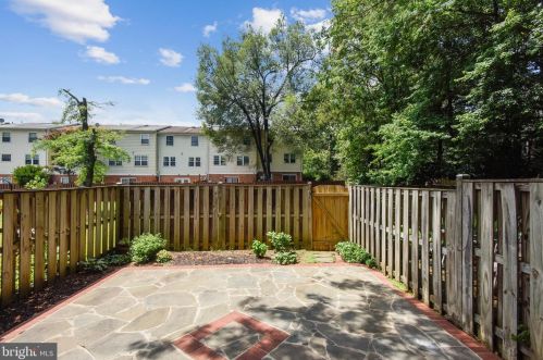 7702 Trevino Ln, Falls Church VA  22043-3507 exterior