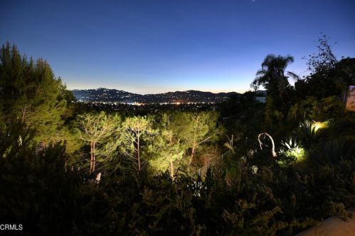 5320 Ivafern Ln, La Canada CA  91011-2811 exterior