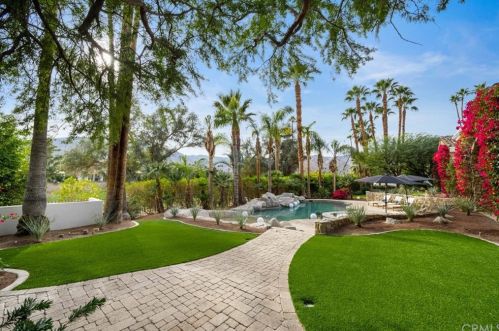 12 Clancy Ln, Rancho Mirage CA  92270-4501 exterior