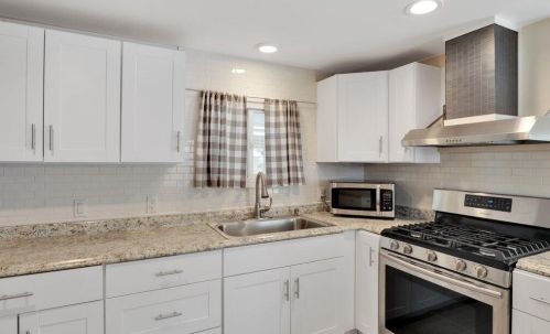70 Santa Monica St, Palm Springs CA  92264-5257 exterior