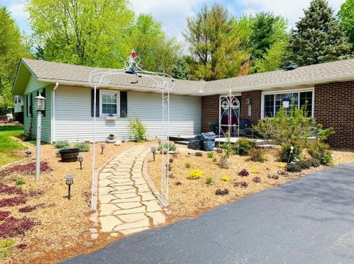 221 150, Valpo IN  46383-9559 exterior