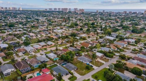762 103rd Ave, Naples FL  34108-3221 exterior