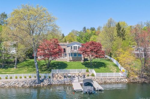 96 Lake Blvd, Mahopac, NY 10541-3133