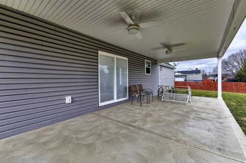 5268 Center Dr, Latrobe PA  15650-2770 exterior