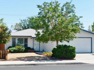 907 Upjohn Ave, Ridgecrest, CA 93555-4753
