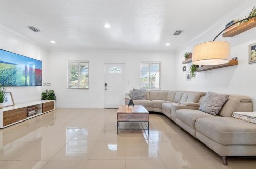 45 103 St, Miami FL 33138-2457 exterior