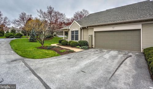 85 Deer Ford Dr, Lancaster, PA 17601-5608