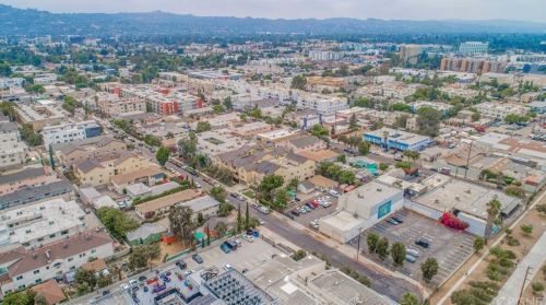 5325 Denny Ave, North Hollywood CA  91602-3218 exterior
