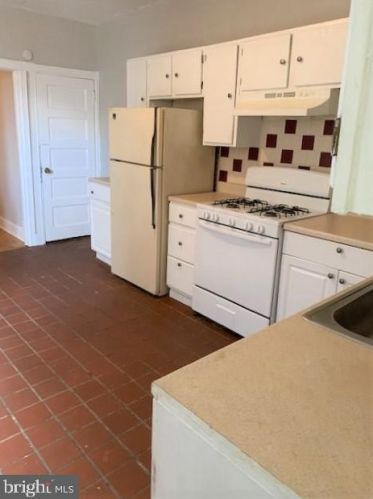 1035 Swede St, Norristown, PA 19401-3825