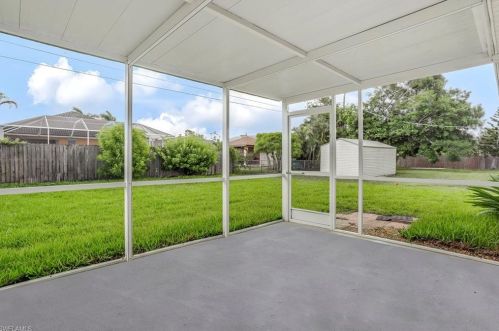 623 104th Ave, Naples FL  34108-3228 exterior