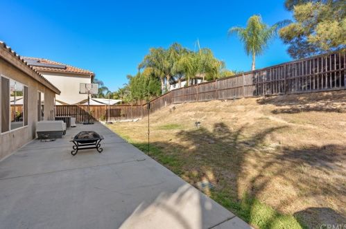 32902 Fairmont Ln, Lake Elsinore CA  92530-6283 exterior