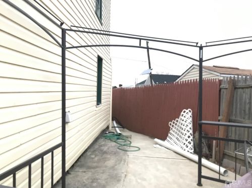 62 May St, Perth Amboy NJ  08861-2237 exterior