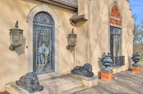 1010 Powers Run Rd, Pittsburgh, PA 15238-2614