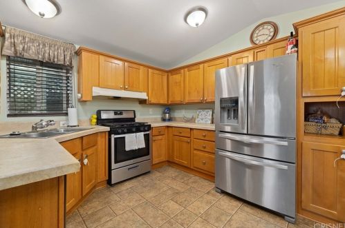 45800 Challenger Way, Lancaster, CA 93535-1400