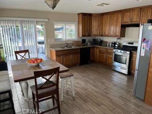 799 7 St, Colton CA 92324-3505 exterior