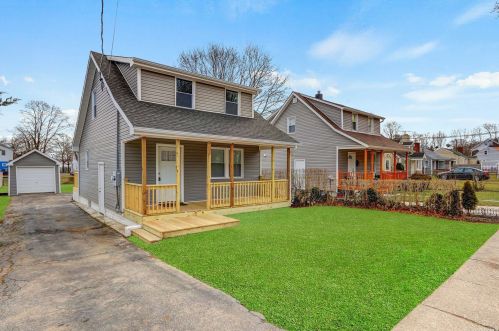 116 Columbia St, Huntington Station, NY 11746-1220