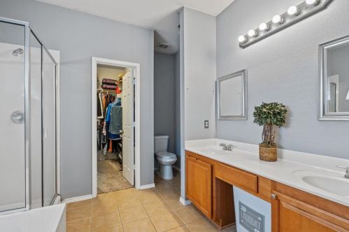 6001 Sun Ray Dr, Denton TX  76208-6823 exterior