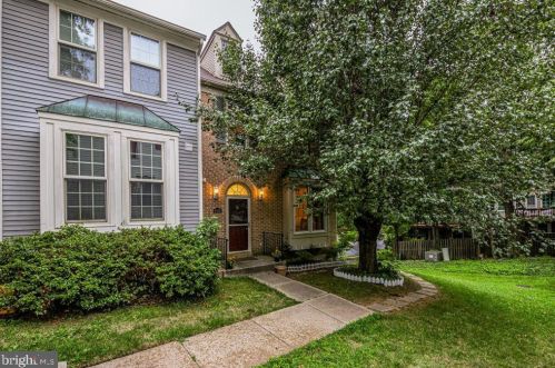 6449 English Ivy Ct, Springfield VA  22152-2834 exterior